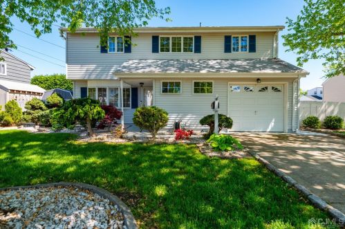 18 Adams St, Old Bridge, NJ 08857-2112