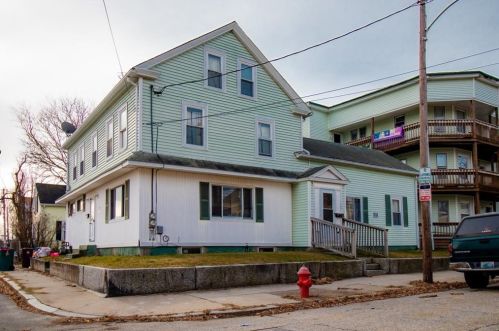 172 High St, Woonsocket, RI 02895-4311