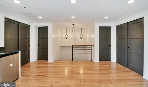 102 Ritchie Ave, Silver Spring MD  20910-5112 exterior