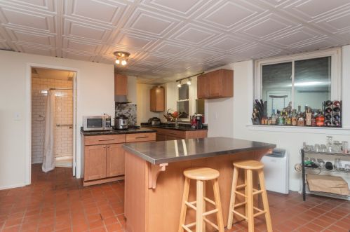 2014 Roscoe St, Chicago IL 60641-4015 exterior