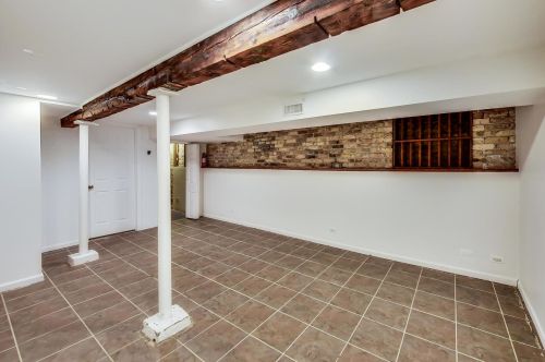 5647 Magnolia Ave, Chicago IL 60660-1908 exterior