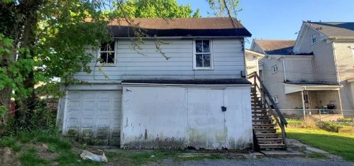 105 2 St, Slatington PA 18080-1851 exterior