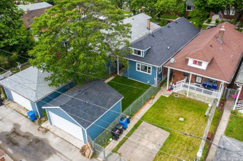 7616 Luella Ave, Chicago IL 60649-4108 exterior