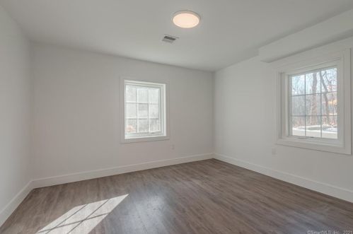 367 Chestnut Hl Rd, Wilton CT 06897-3504 exterior