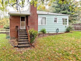 11464 Renton Ave, Seattle, WA 98178-3042