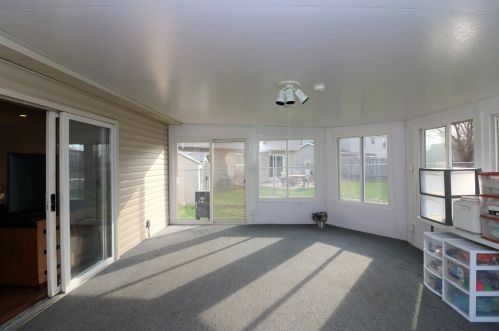 1222 Amberwood Dr, Bull Valley IL 60014-1825 exterior