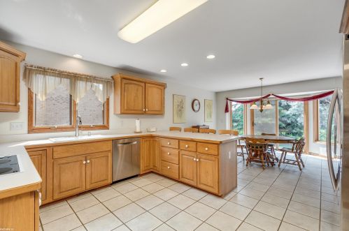 16820 Renee Dr, Macomb Township MI 48042-2324 exterior