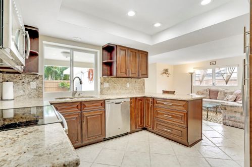 320 3 Ct, Boca Raton FL 33432-4032 exterior