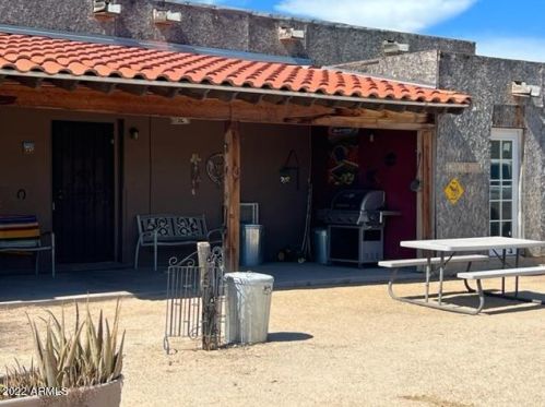 2335 Estrella Rd, Phoenix, AZ 85087-8175