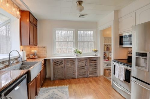 213 Kinnelon Rd, Kinnelon, NJ 07405-2709