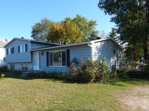 409 Petoskey St, Gaylord, MI 49735-1657