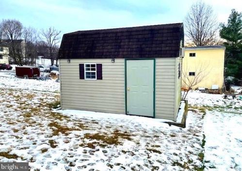 70 Bowman Rd, Hanover PA 17331-4200 exterior