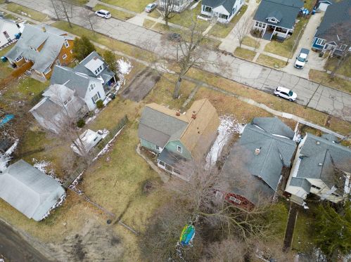 2131 Harrison Ave, Meskegon MI 49441-1490 exterior