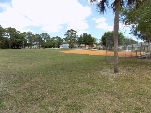 1198 Empire St, Fort Pierce FL 34983-2468 exterior