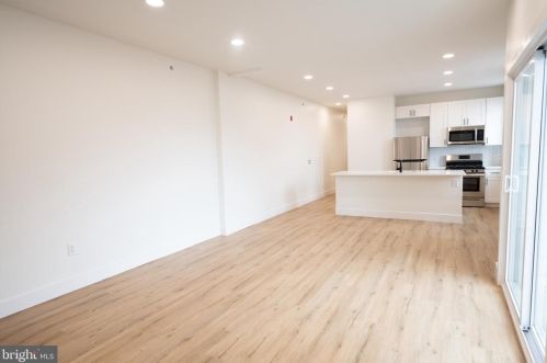 1500 Dickinson St, Philadelphia PA 19146-4757 exterior