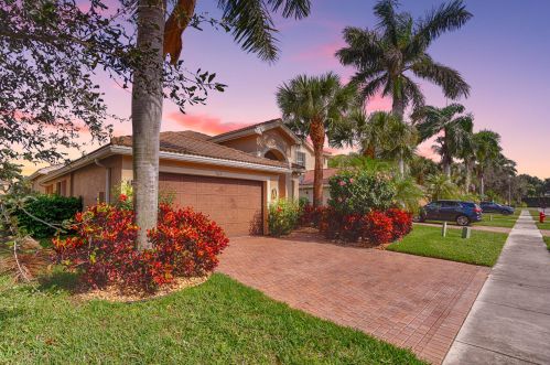 7667 Corkwood Ave, Boynton Beach, FL 33437-7567