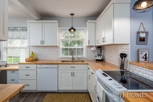 2434 Blaine Ave, Grand Rapids, MI 49507-3911