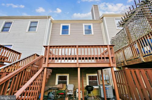 8209 Roxbury Dr, Alexandria VA 22309-3728 exterior