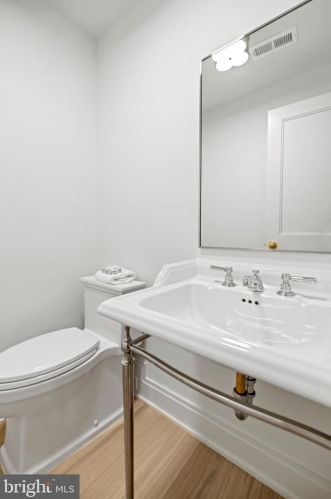 1667 Avon Pl, Washington DC 20007-2959 exterior