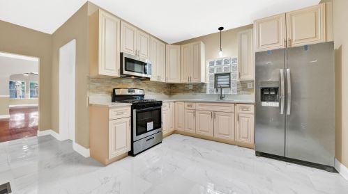 5820 Campbell Ave, Chicago IL 60659-5011 exterior