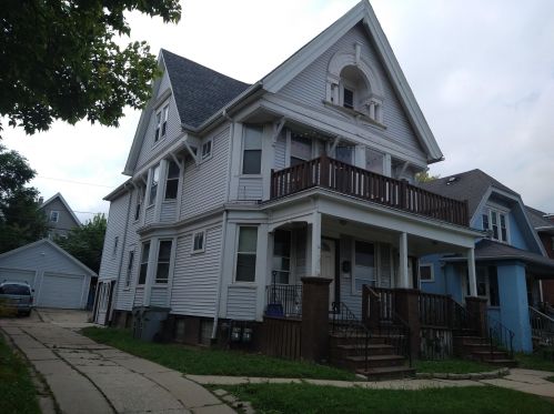 1809 47th St, Milwaukee, WI 53208-1710