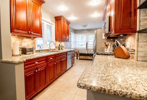 895 Parkside Ave, Elmhurst IL 60126-5027 exterior