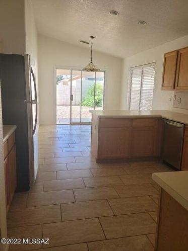 10211 Paseo Juan Tabo, Tucson AZ  85747-5260 exterior