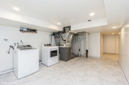 6300 Karlov Ave, Chicago IL 60652-3122 exterior