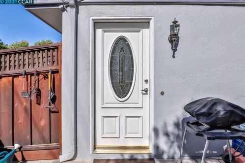 1161 Camelia St, Berkeley CA 94710-1521 exterior