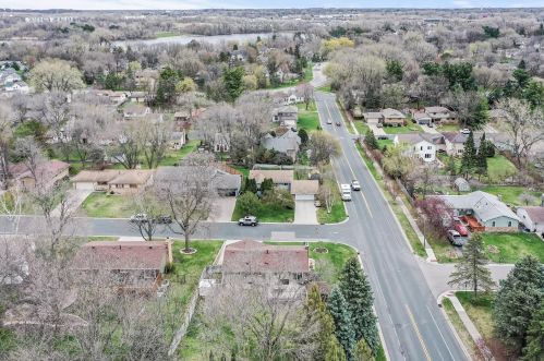 1402 18 Ave, Saint Paul MN 55112-5514 exterior