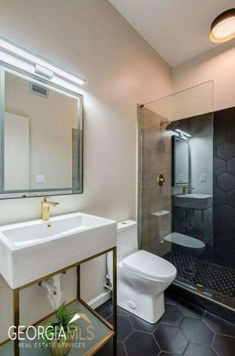 620 Colebrook Ct, Atlanta GA  30327-4710 exterior