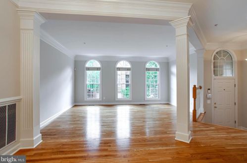 284 Murtha St, Alexandria VA  22304-8612 exterior