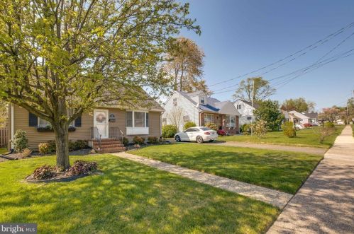 63 Avon Rd, Tavistock, NJ 08033-3930