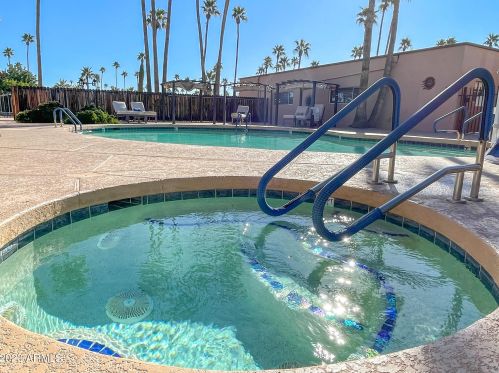 2050 Dunlap Ave, Phoenix AZ  85021-0695 exterior