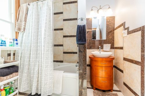 3161 Monroe St, Chicago IL 60624-2545 exterior