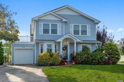 30 Fordham St, Valley Stream, NY 11581-3238