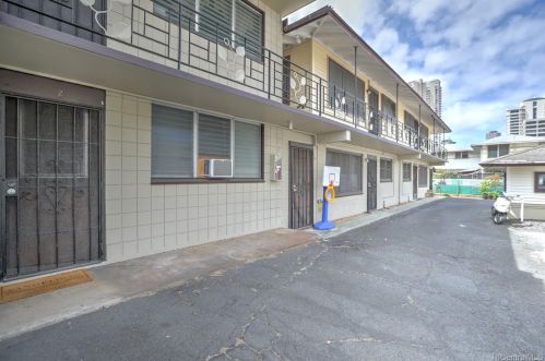 2227 Date St, Honolulu HI 96816-1024 exterior