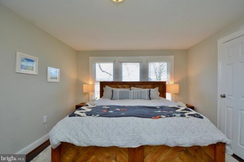 2411 30 St, Washington DC 20018-1532 exterior