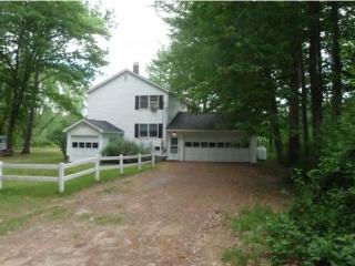 69 Kimball Dr, Manchester NH  03106-2617 exterior