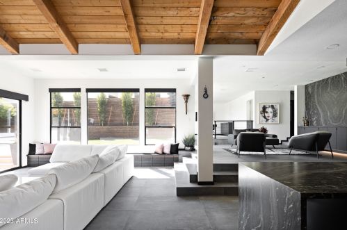 6264 31st Way, Phoenix AZ  85016-2327 exterior