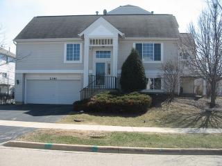 2390 Oakfield Ct, Aurora, IL 60503-4783