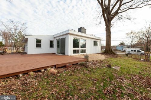 4000 Javins Dr, Alexandria VA  22310-2037 exterior