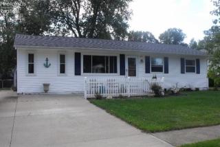 4777 Hollyview Dr, Vermilion, OH 44089-1614