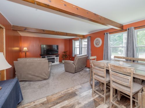 2263 Leigh Ave, Kalamazoo MI 49048-1140 exterior