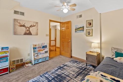 9360 Sleepy Hollow Ln, Milwaukee WI  53217-1242 exterior