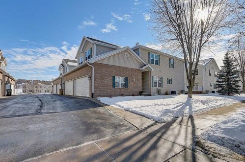 3831 Maple Grove Dr, Madison, WI 53719-1841