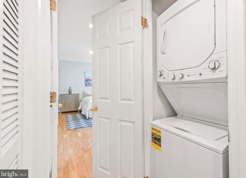 1750 Harvard St, Washington DC 20009-2968 exterior