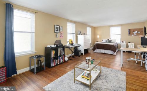 865 26 St, Philadelphia PA 19146-4402 exterior