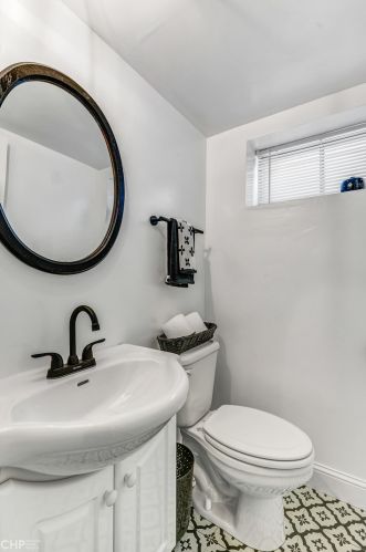 7337 Palatine Ave, Chicago IL 60631-1950 exterior