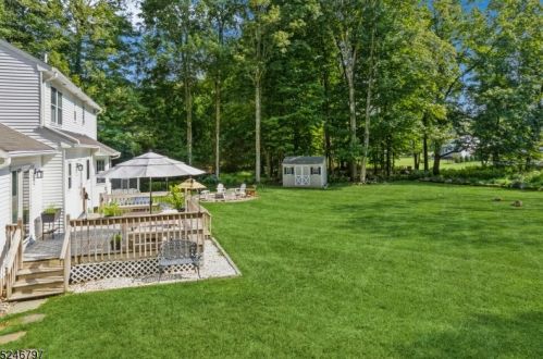 17 Powhatatan Way, Hackettstown NJ 07840-2646 exterior